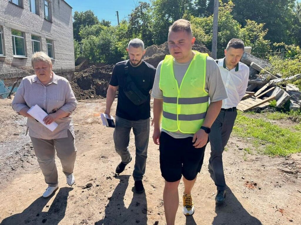 Підрядника ремонту ліцею у Кролевці підозрюють у розкраданні майже 700 тисяч гривень